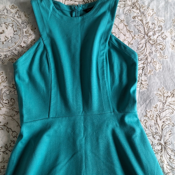 Dress - Picture 3 of 3